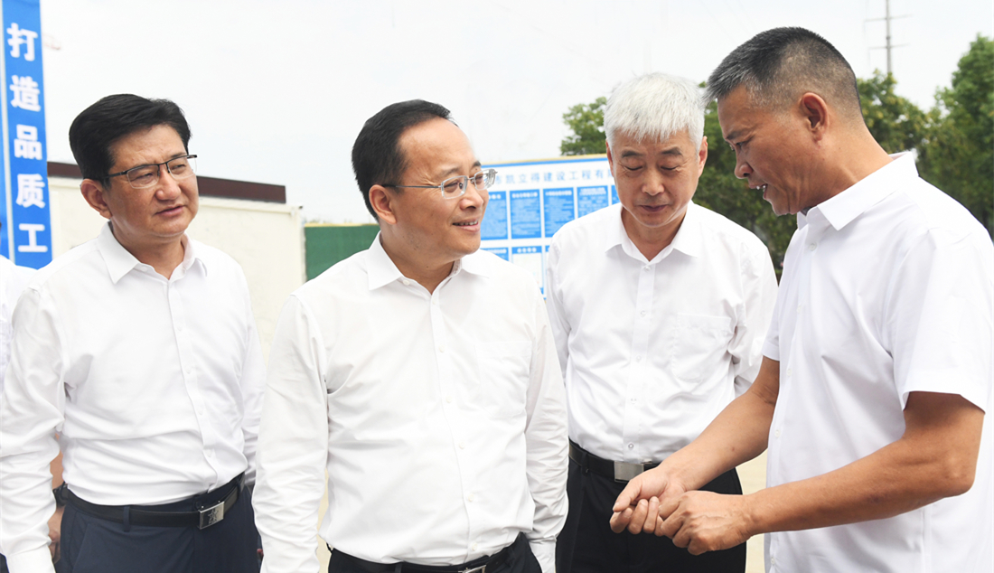 市領導調研推進“兩重”項目和重點產業項目建設...